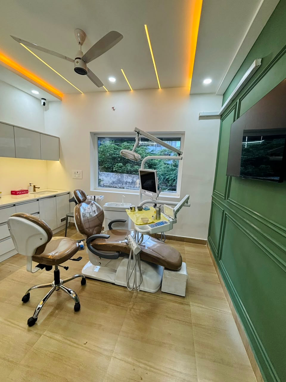Operatory room 1 interior perspective at Elora Dental Velachery