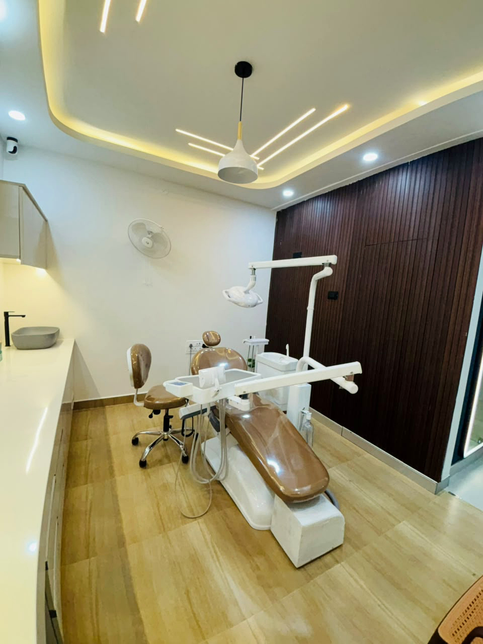 Operatory room 2 patient treatment area at Elora Dental Velachery