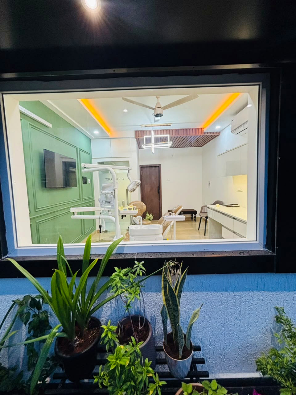 Operatory Room 1 – Exterior View